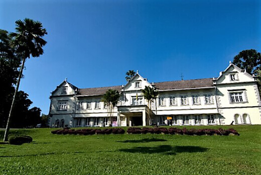 Sarawak Museum - Turrehberin.com / Her an elinizin altındaki rehber