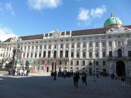 Hofburg Sarayı