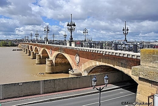 Pont De Pierre