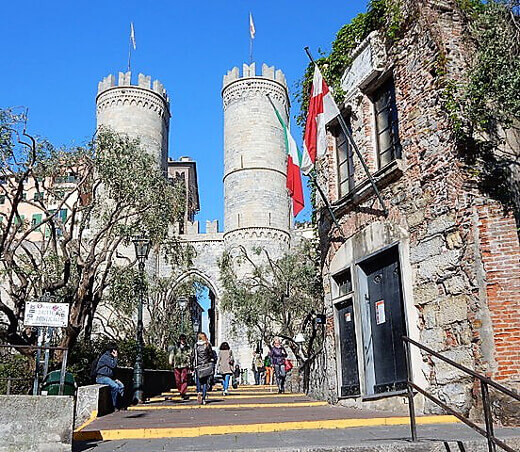 Porta Soprana ve Casa di Cristoforo Colombo