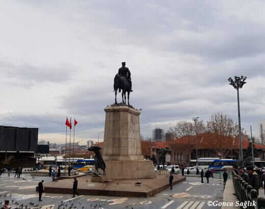 Anafartalar Çarşı Önü Heykelweb