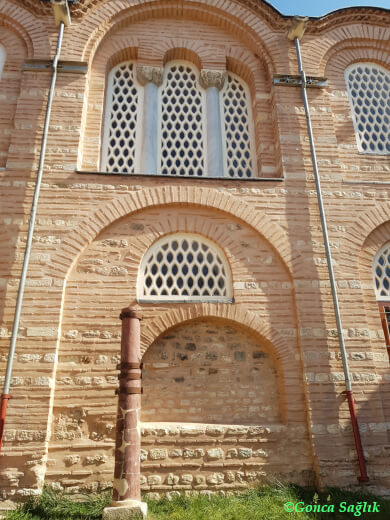 Molla Zeyrek Camii Dışı