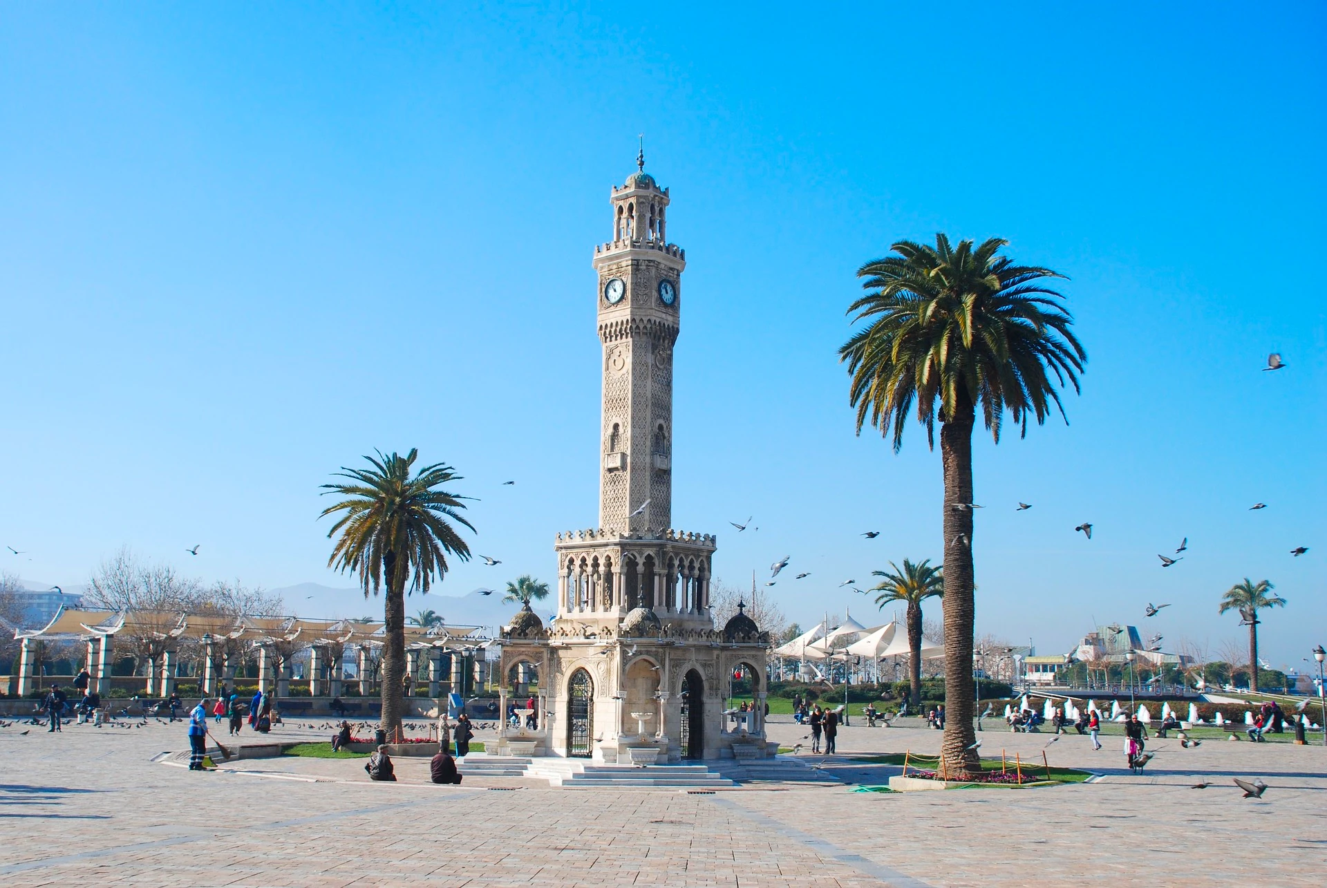İzmir Konak Meydanı
